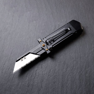 Stinger Buster Tool with P01 Serrated Utility Edge